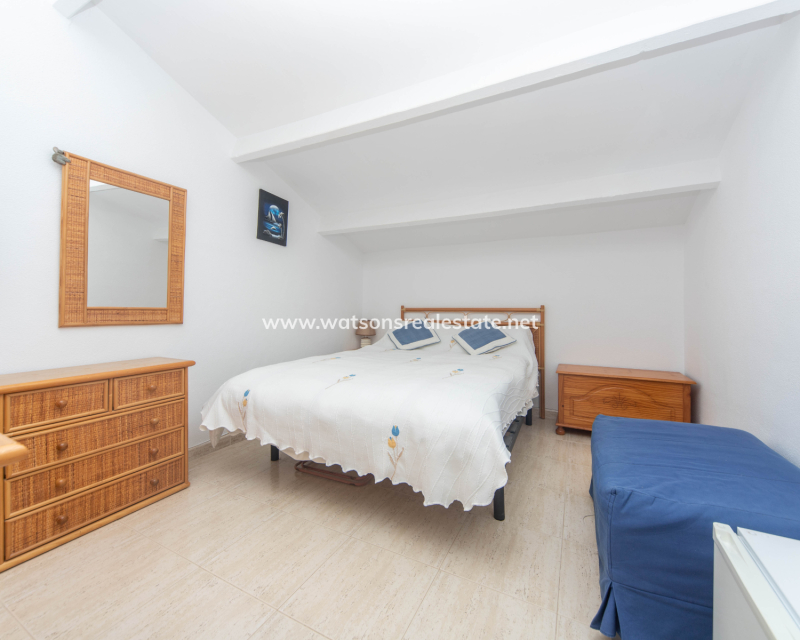 Resale - Reihenhaus - Urb. La Marina