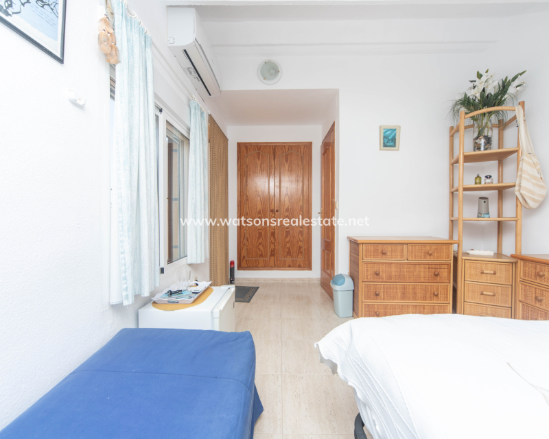 Resale - Reihenhaus - Urb. La Marina