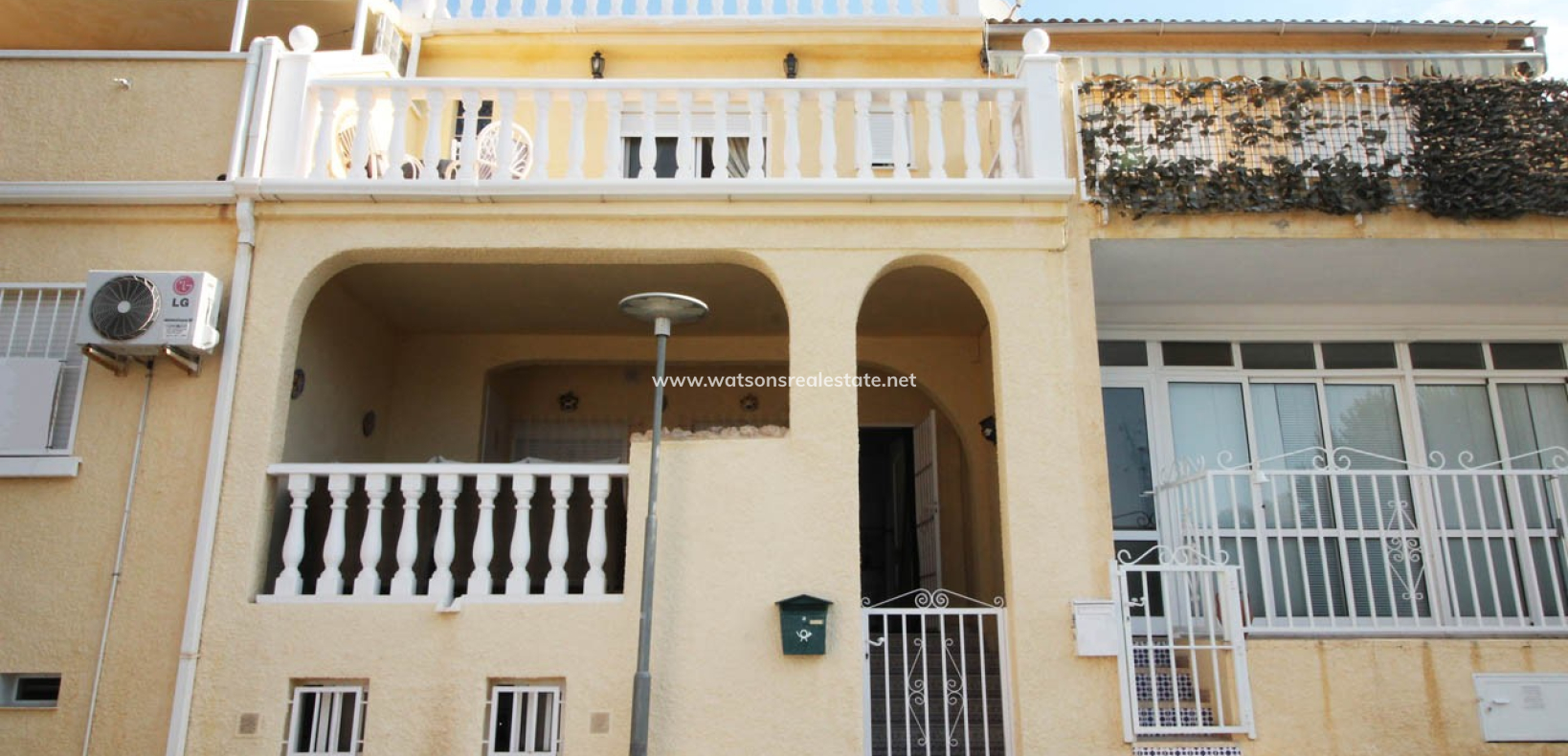 Resale - Reihenhaus - Urb. La Marina