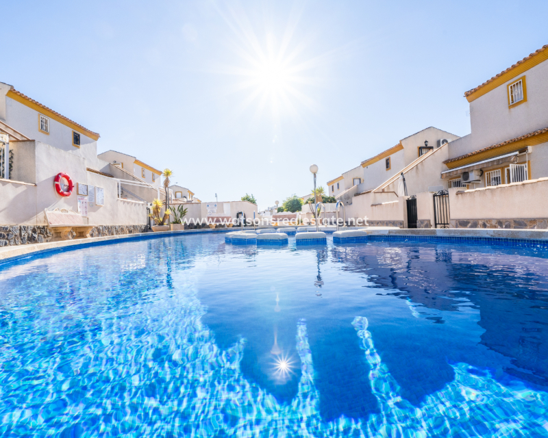 Resale - Reihenhaus - Urb. La Marina