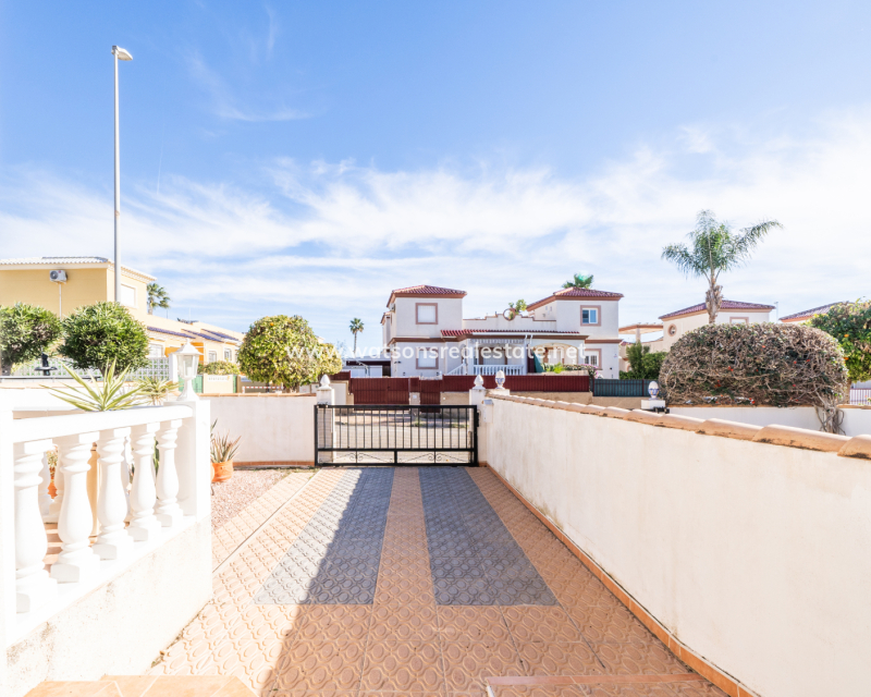 Resale - Reihenhaus - Urb. La Marina