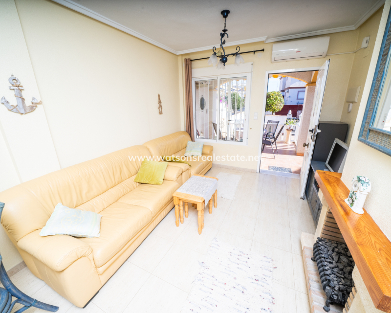 Resale - Reihenhaus - Urb. La Marina