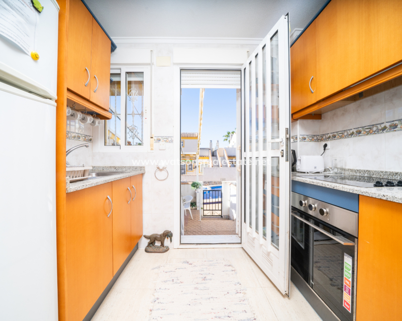 Resale - Reihenhaus - Urb. La Marina