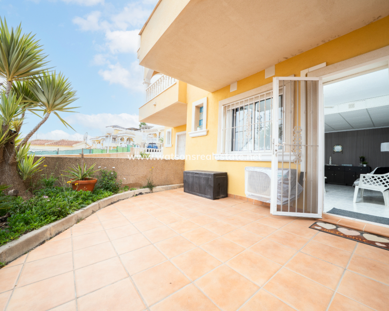 Resale - Reihenhaus - Urb. La Marina