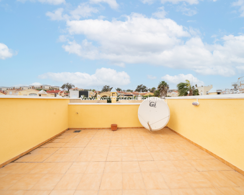 Resale - Reihenhaus - Urb. La Marina