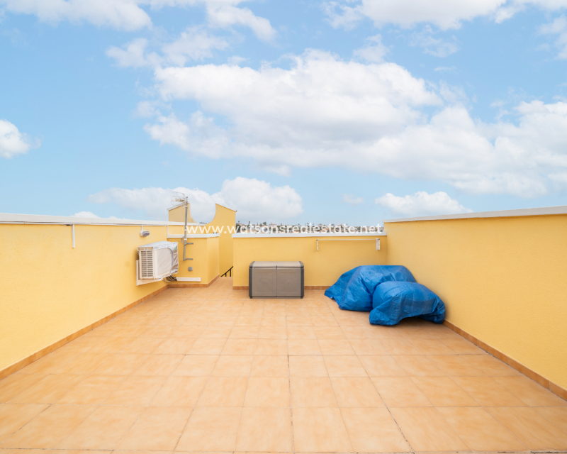 Resale - Reihenhaus - Urb. La Marina