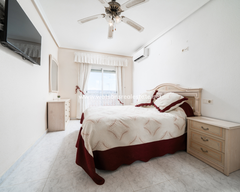 Resale - Reihenhaus - Urb. La Marina