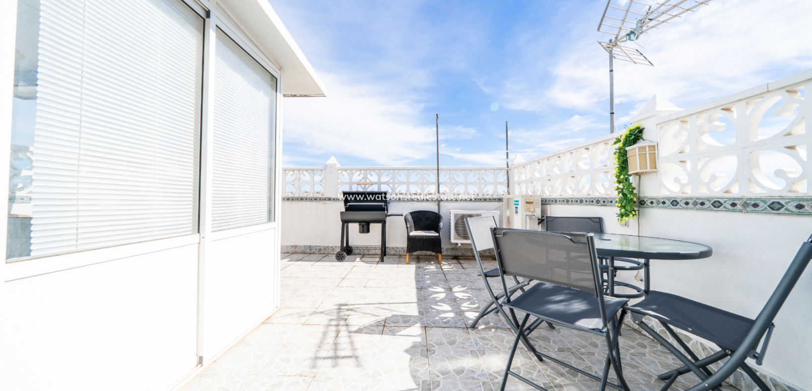 Resale - Reihenhaus - Urb. La Marina