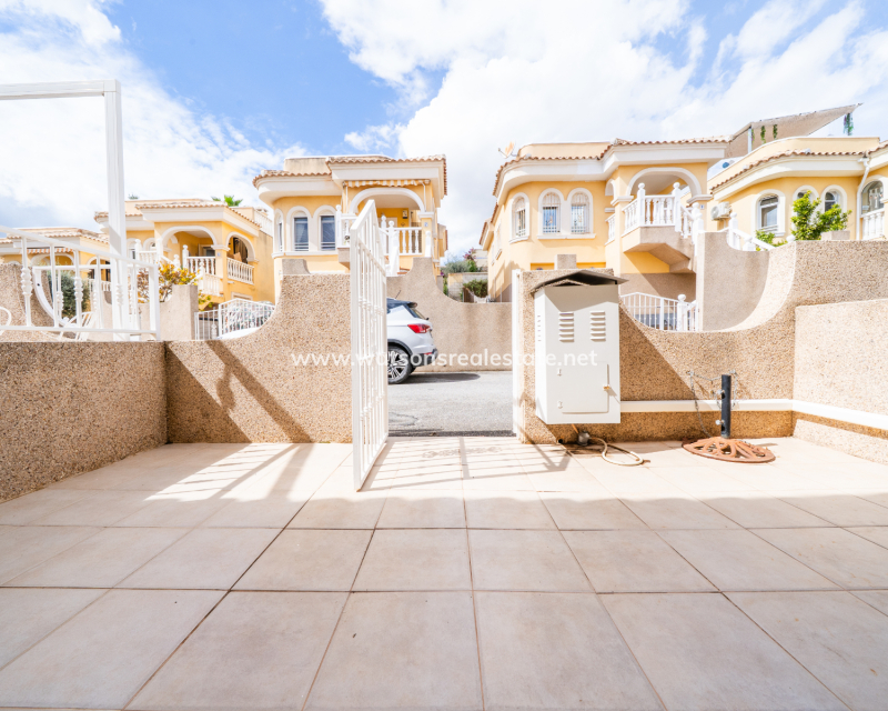 Resale - Reihenhaus - Urb. La Marina