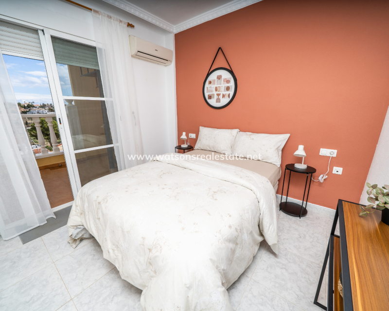 Resale - Reihenhaus - Urb. La Marina