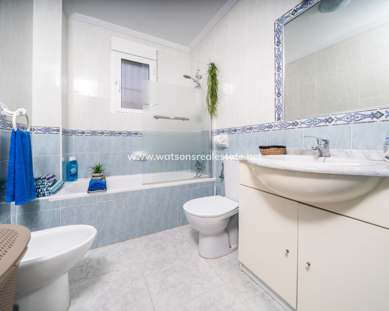 Resale - Reihenhaus - Urb. La Marina