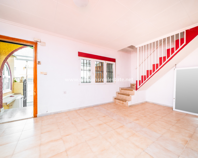 Resale - Reihenhaus - Urb. La Marina