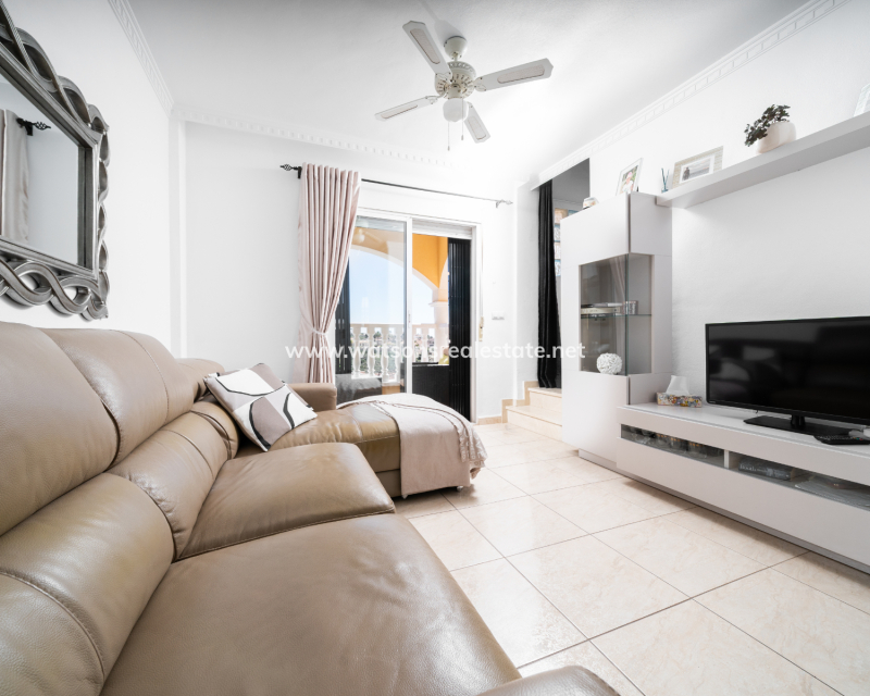 Resale - Reihenhaus - Urb. La Marina