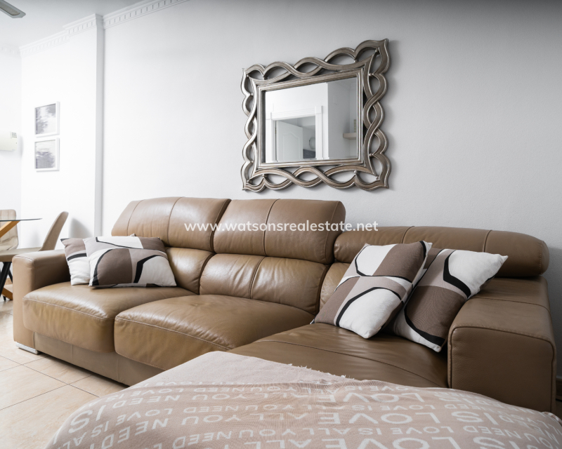 Resale - Reihenhaus - Urb. La Marina