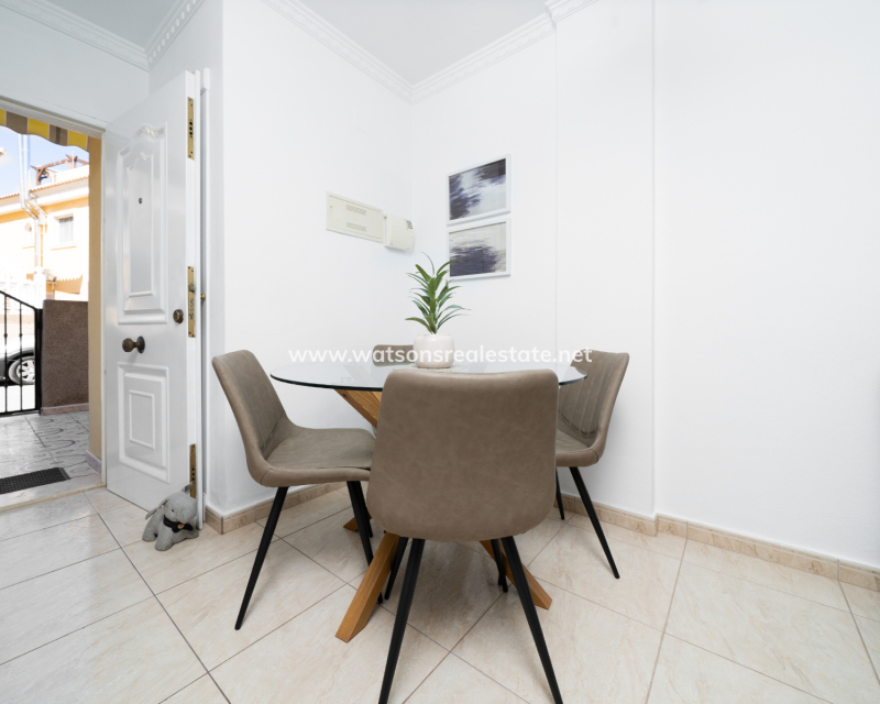 Resale - Reihenhaus - Urb. La Marina