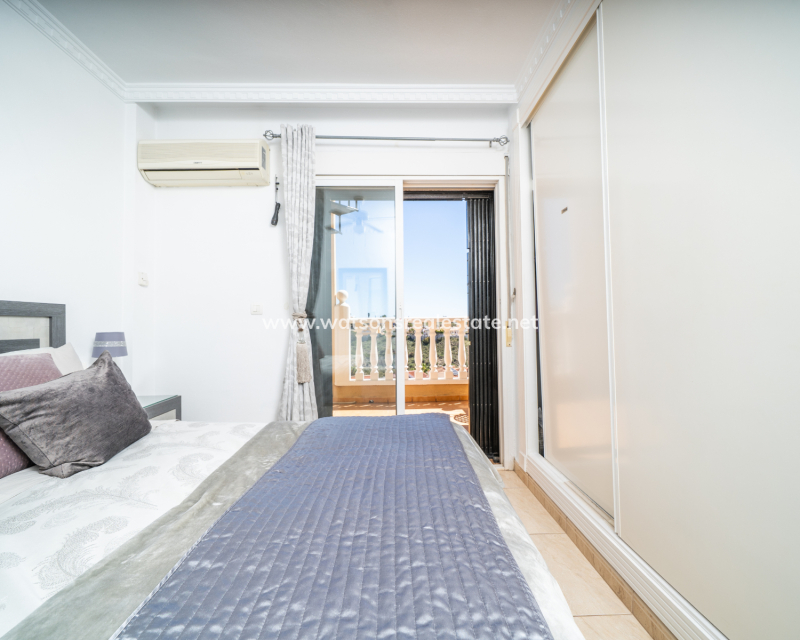 Resale - Reihenhaus - Urb. La Marina