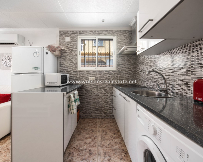 Resale - Reihenhaus - Urb. La Marina