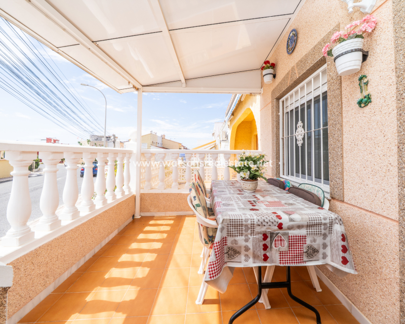 Resale - Reihenhaus - Urb. La Marina