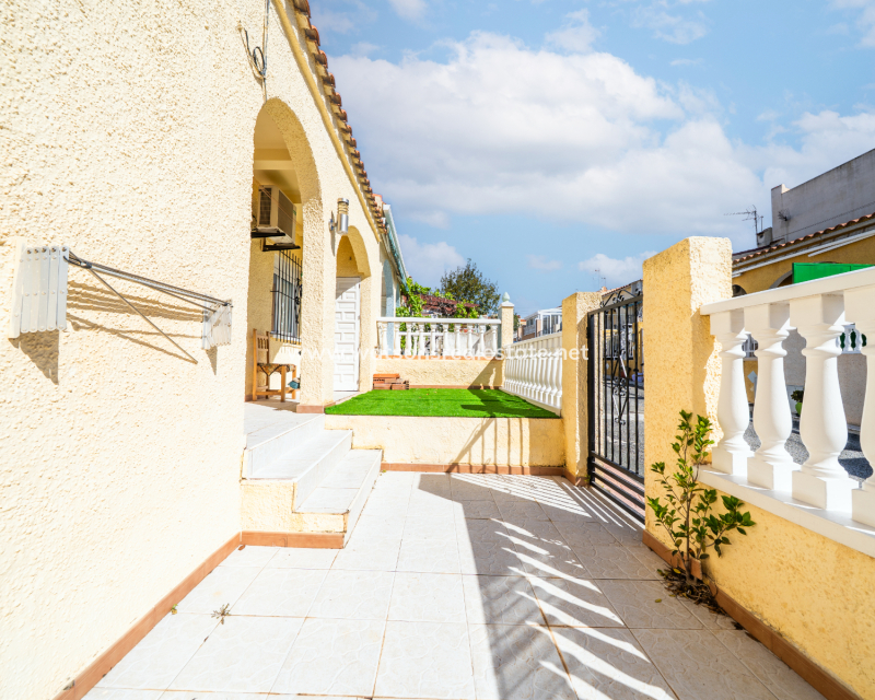 Resale - Reihenhaus - Urb. La Marina