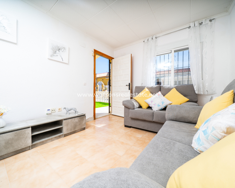 Resale - Reihenhaus - Urb. La Marina