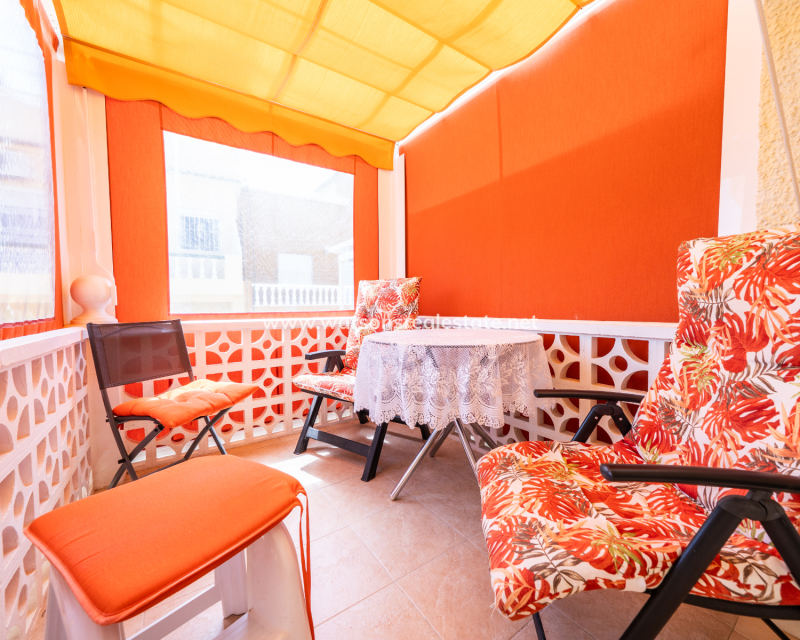 Resale - Reihenhaus - Urb. La Marina