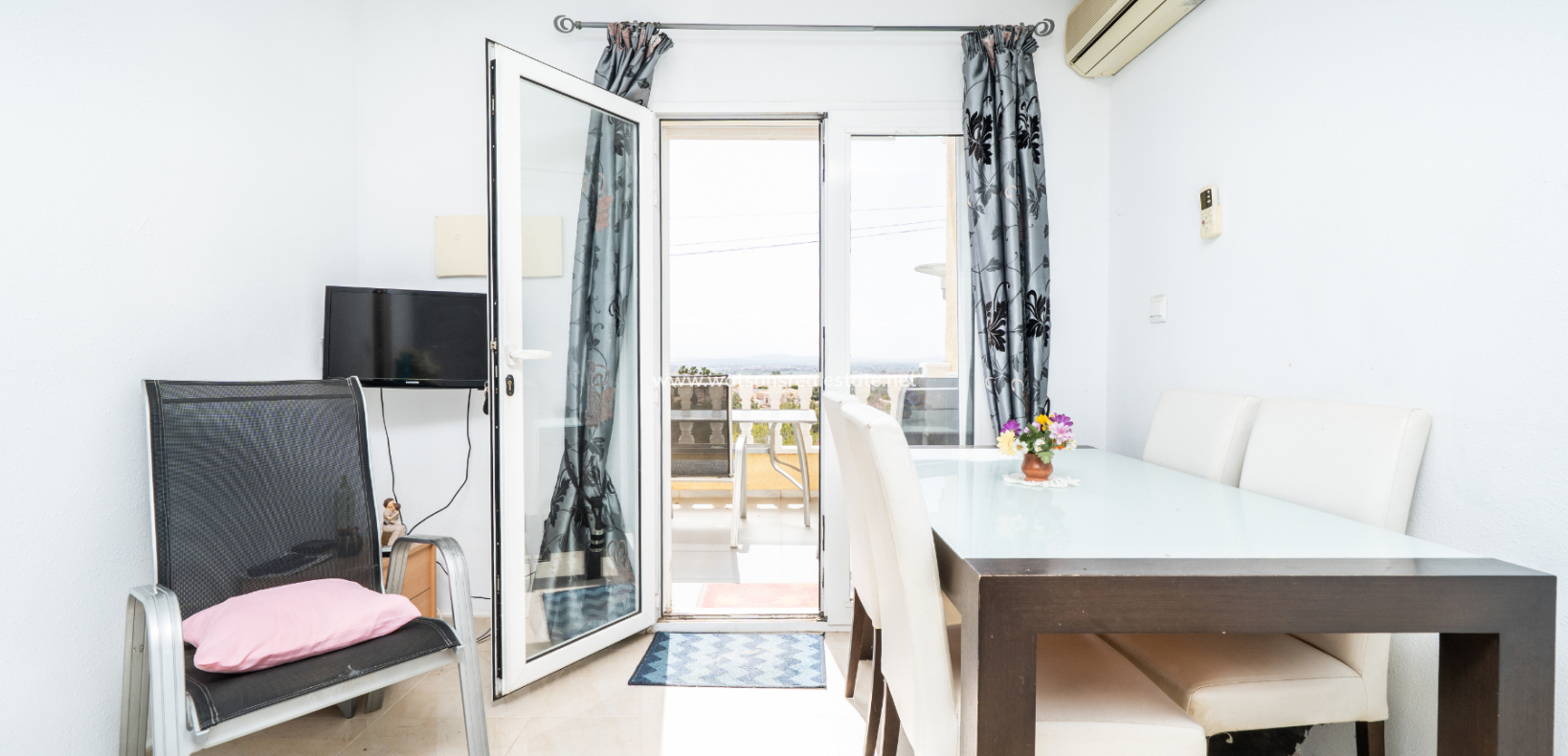 Resale - Reihenhaus - Urb. La Marina