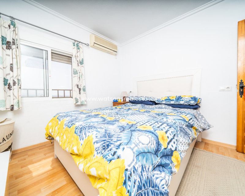 Resale - Reihenhaus - Urb. La Marina