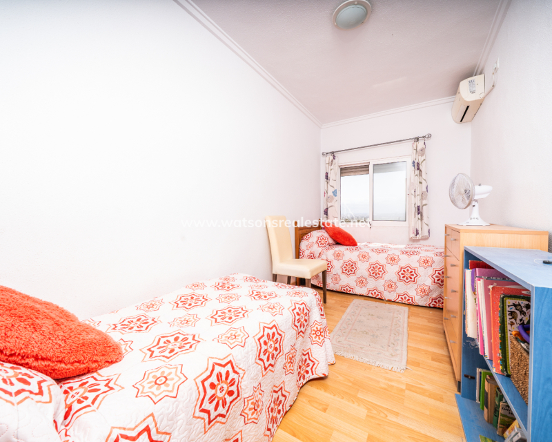 Resale - Reihenhaus - Urb. La Marina