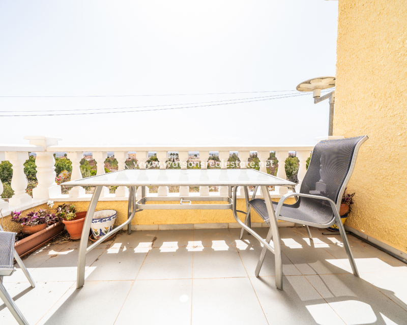 Resale - Reihenhaus - Urb. La Marina