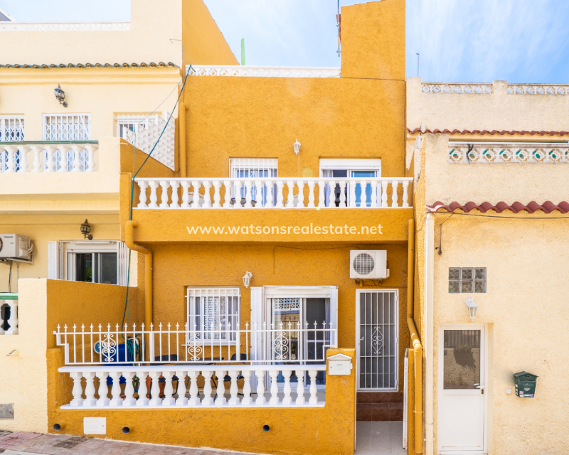 Resale - Reihenhaus - Urb. La Marina