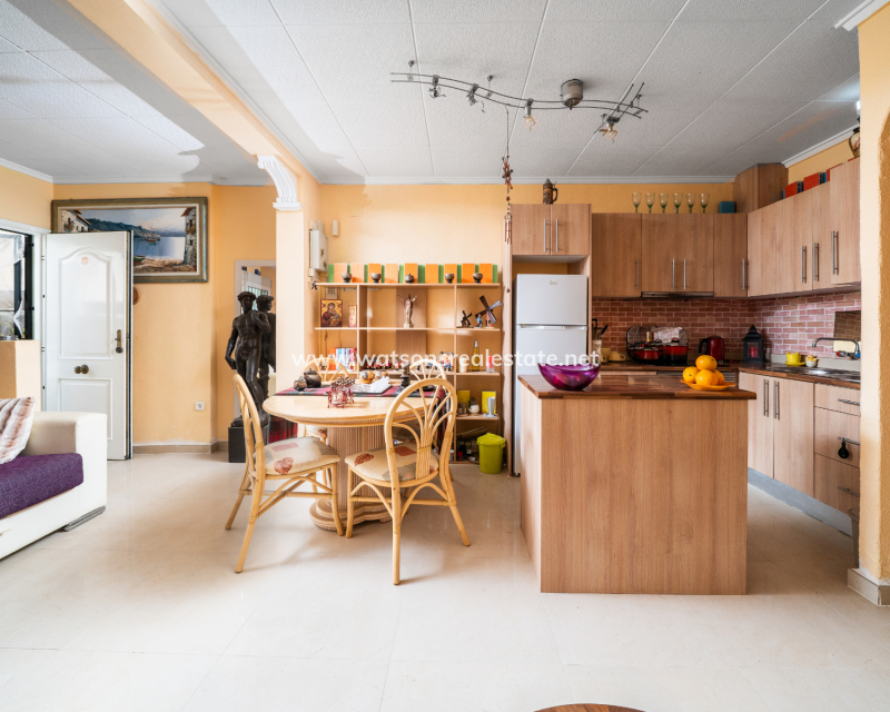 Resale - Reihenhaus - Urb. La Marina