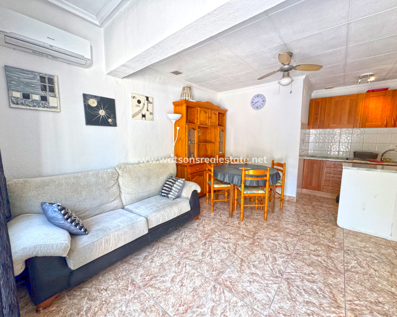 Resale - Reihenhaus - Urb. La Marina