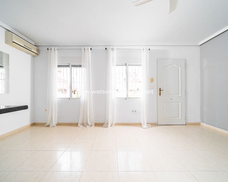 Resale - Reihenhaus - Urb. La Marina
