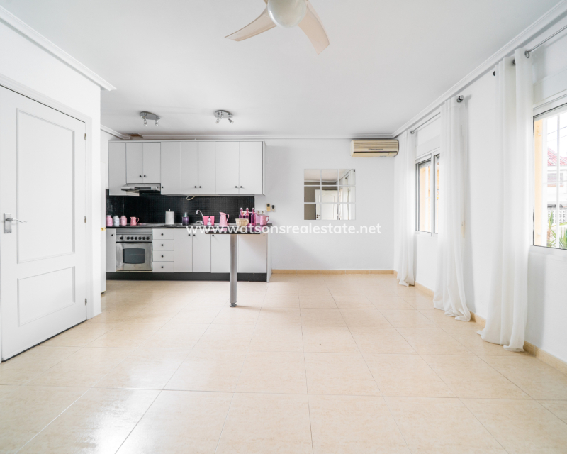 Resale - Reihenhaus - Urb. La Marina