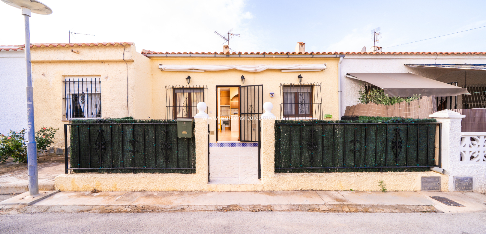 Resale - Reihenhaus - Urb. La Marina