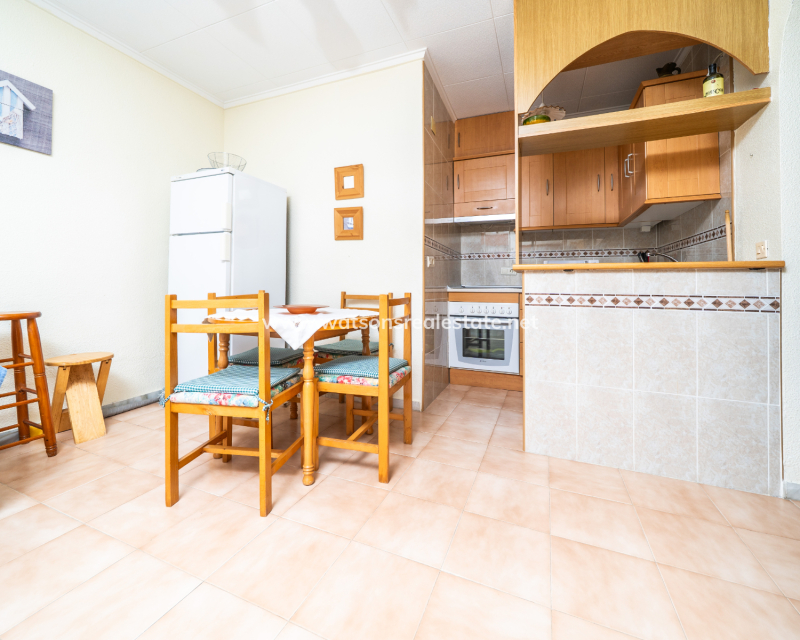 Resale - Reihenhaus - Urb. La Marina