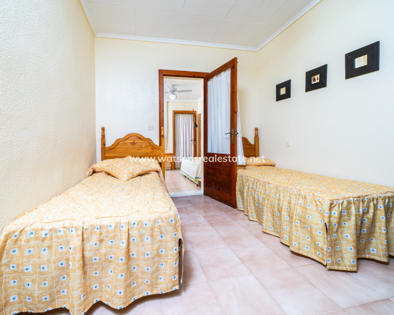 Resale - Reihenhaus - Urb. La Marina