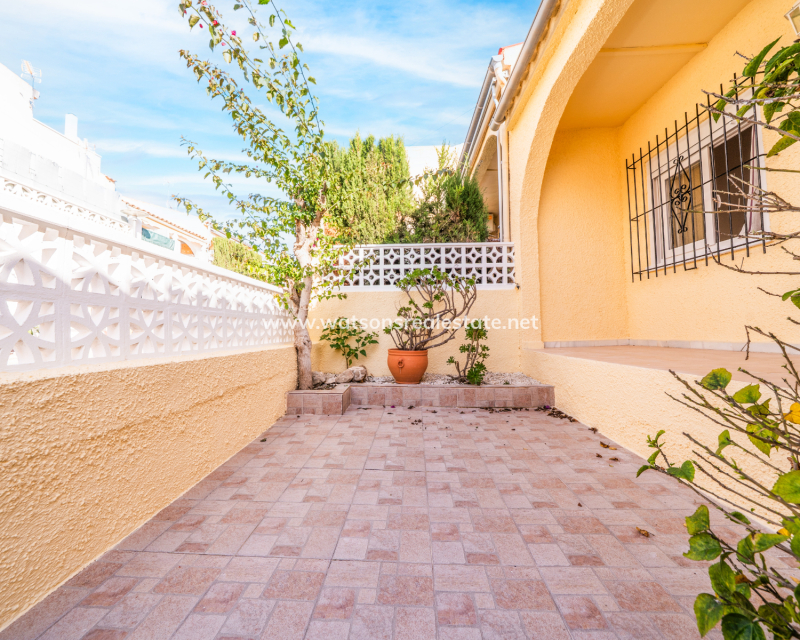 Resale - Reihenhaus - Urb. La Marina