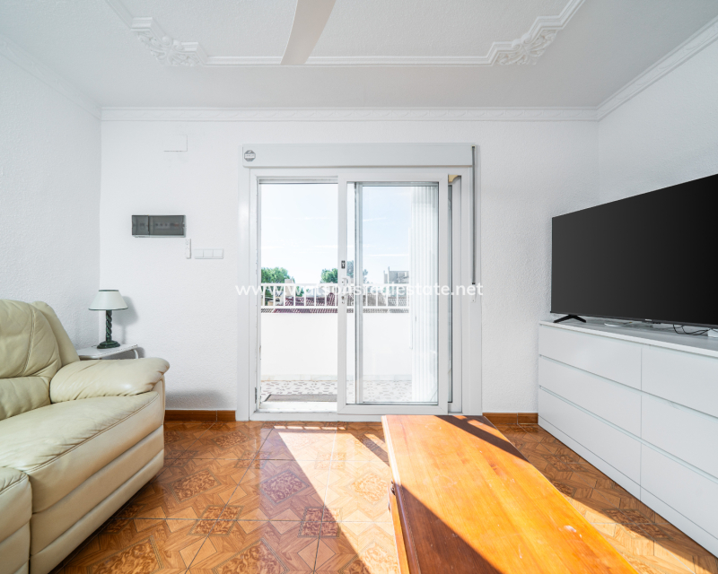 Resale - Reihenhaus - Urb. La Marina