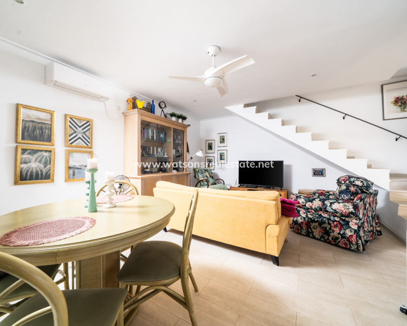 Resale - Reihenhaus - Urb. La Marina