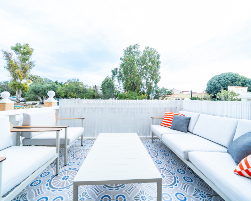 Resale - Reihenhaus - Urb. La Marina