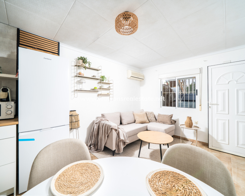 Resale - Reihenhaus - Urb. La Marina