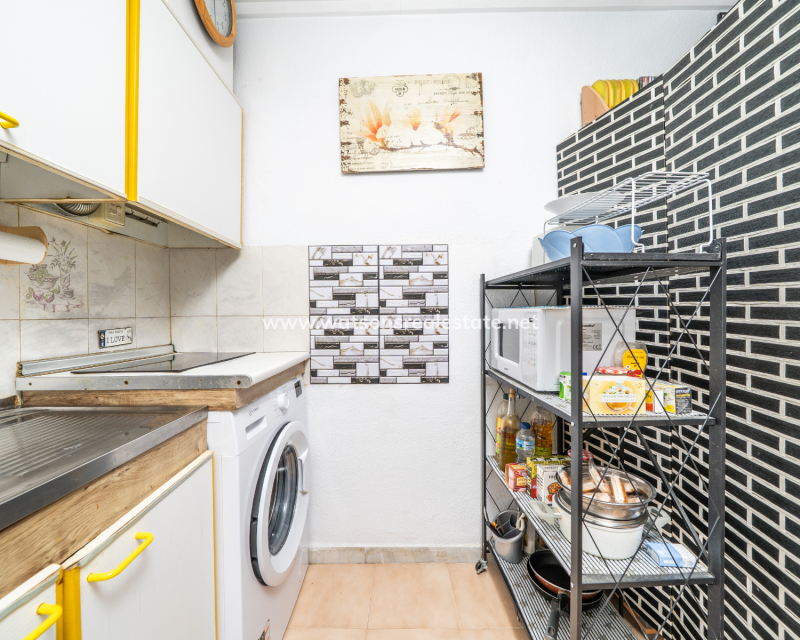 Resale - Reihenhaus - Urb. La Marina