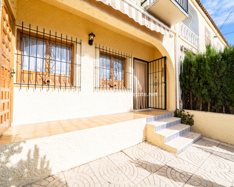 Resale - Reihenhaus - Urb. La Marina