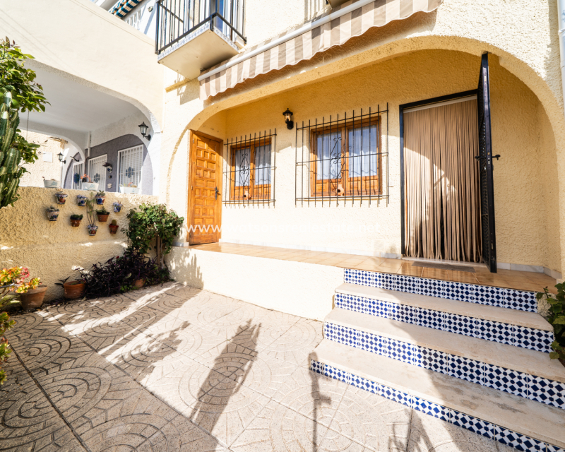 Resale - Reihenhaus - Urb. La Marina