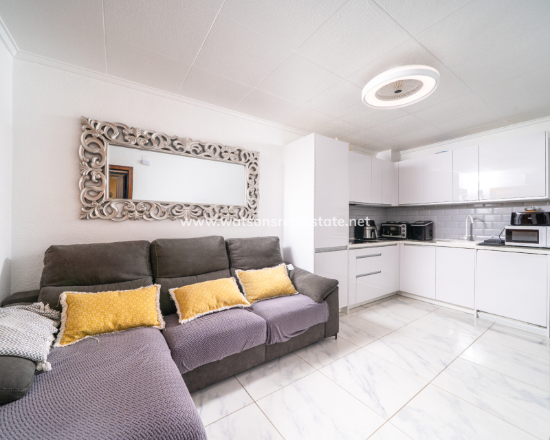 Resale - Reihenhaus - Urb. La Marina