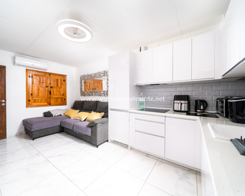 Resale - Reihenhaus - Urb. La Marina