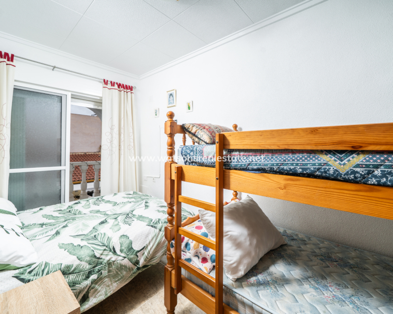 Resale - Reihenhaus - Urb. La Marina