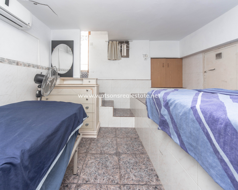 Resale - Reihenhaus - Urb. La Marina