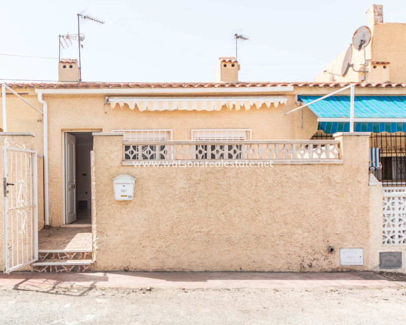 Resale - Reihenhaus - Urb. La Marina